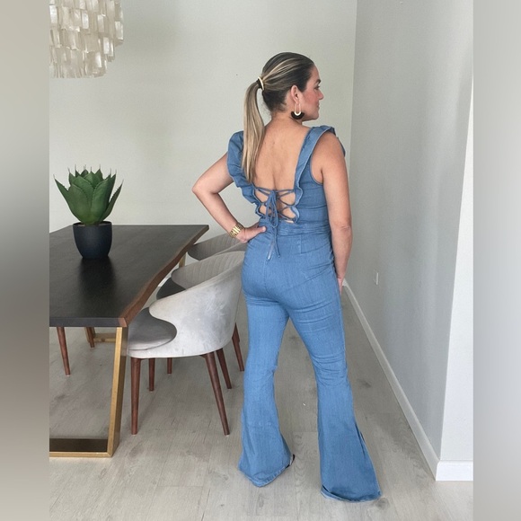 NWT Lightwash Denim Ruffle Jumpsuit - Picture 2 of 9